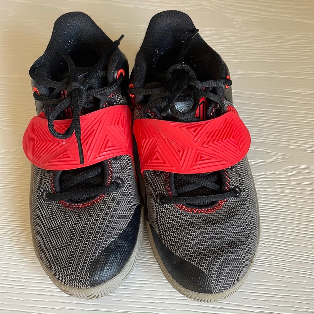 Boys Nike Kylie Flytrap Shoes